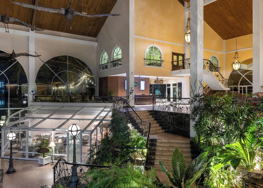 Colón Colon Lobby