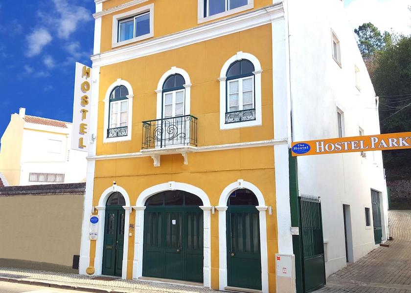 Leiria Alcobaça Front of property
