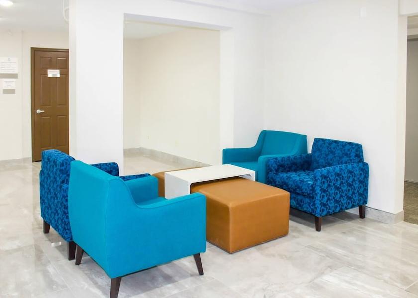 Iowa Bettendorf Lobby