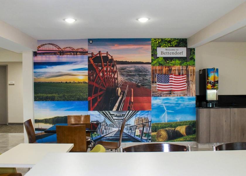 Iowa Bettendorf Lobby