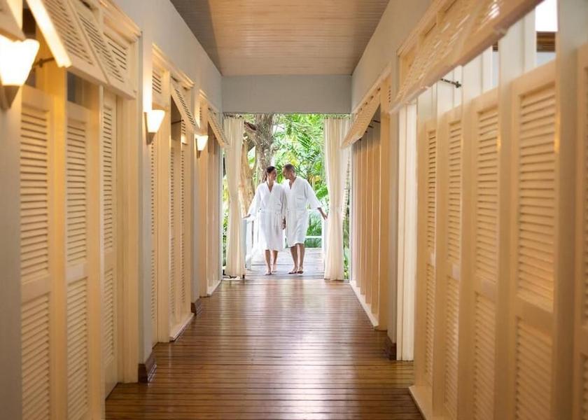 Westmoreland Negril Interior Entrance
