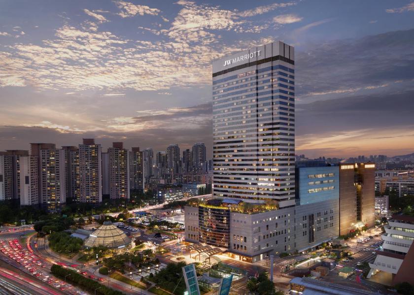  Seoul Hotel Exterior