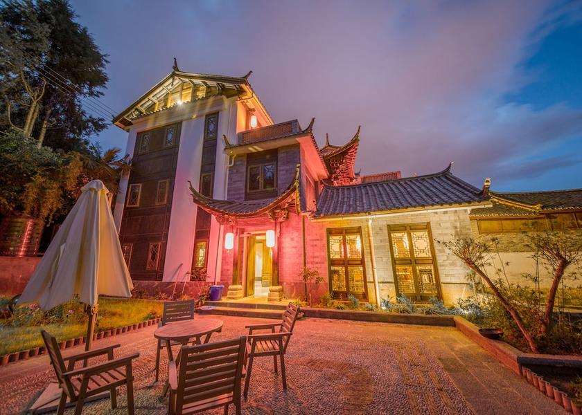 Yunnan Lijiang Courtyard