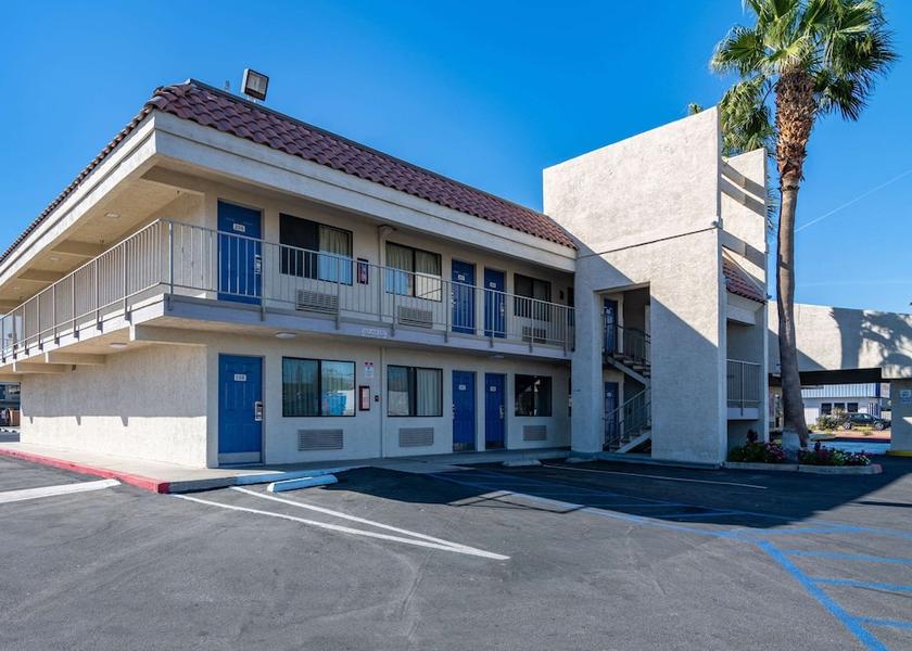 California Thousand Palms Exterior Detail