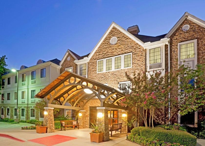Texas Irving Exterior Detail