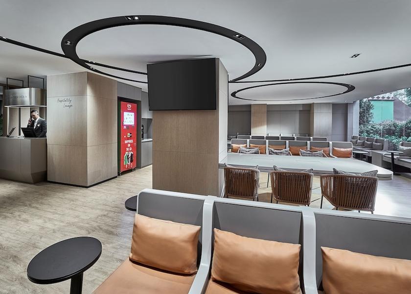  Singapore Lounge