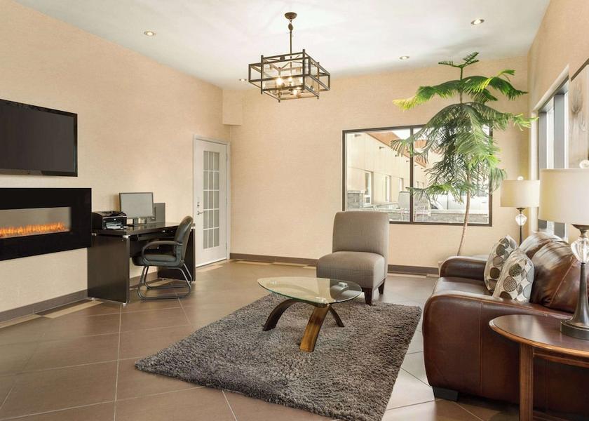 Ontario Simcoe Lobby