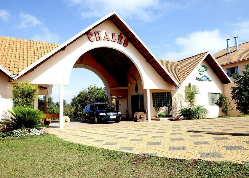 Paraná Iguaraçu Front of property