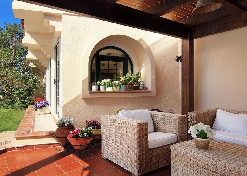 Attica Saronikos Exterior Detail