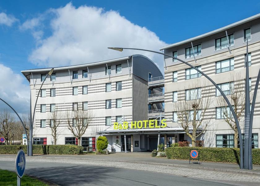 Hauts-de-France Coquelles Front of property