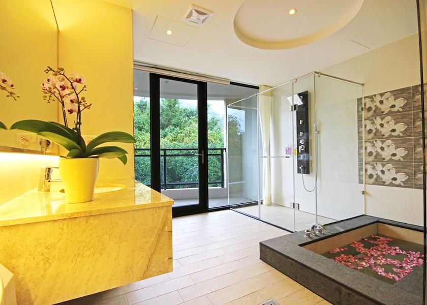Nantou County Yuchi Bathroom