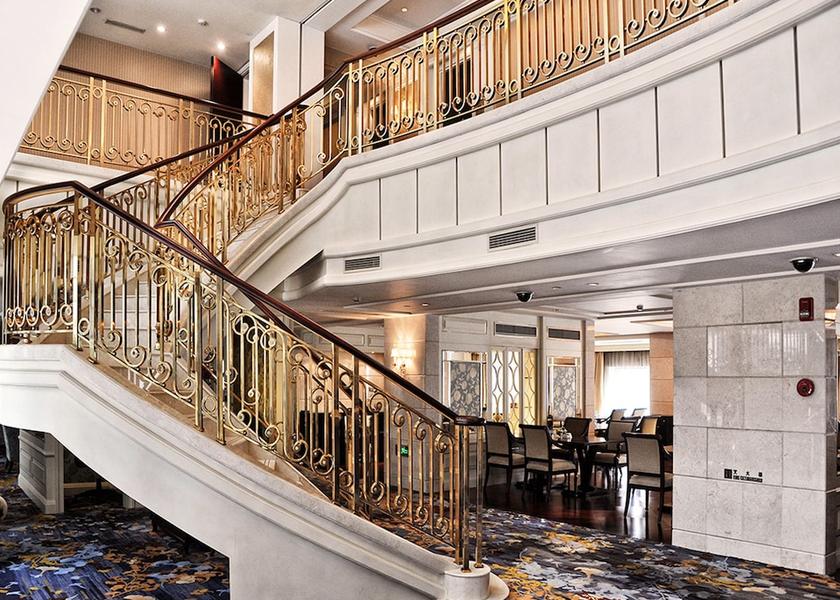  Shanghai Staircase