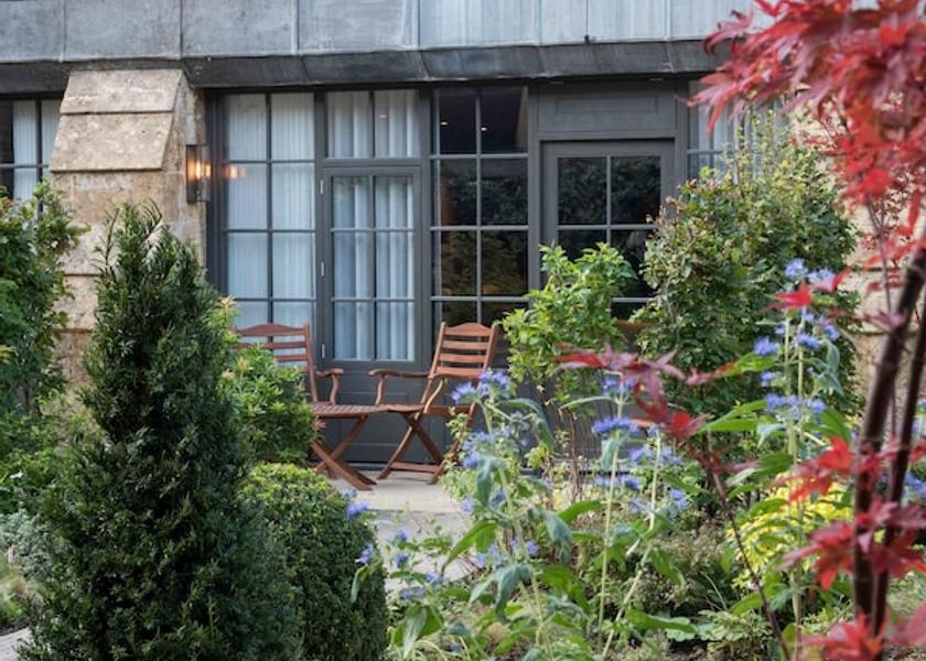 England Broadway Room