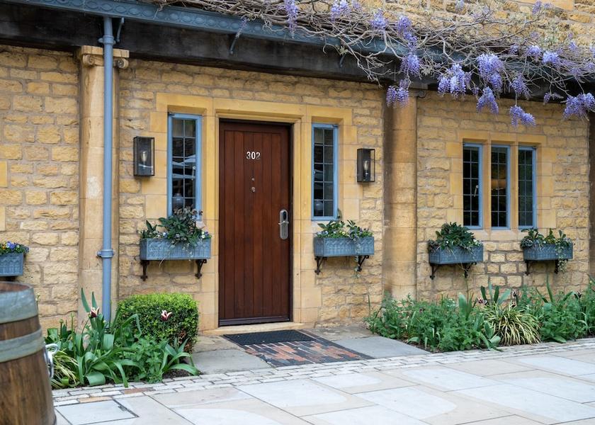 England Broadway Room