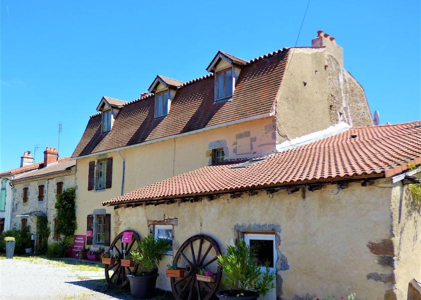 Nouvelle-Aquitaine Le Dorat Facade
