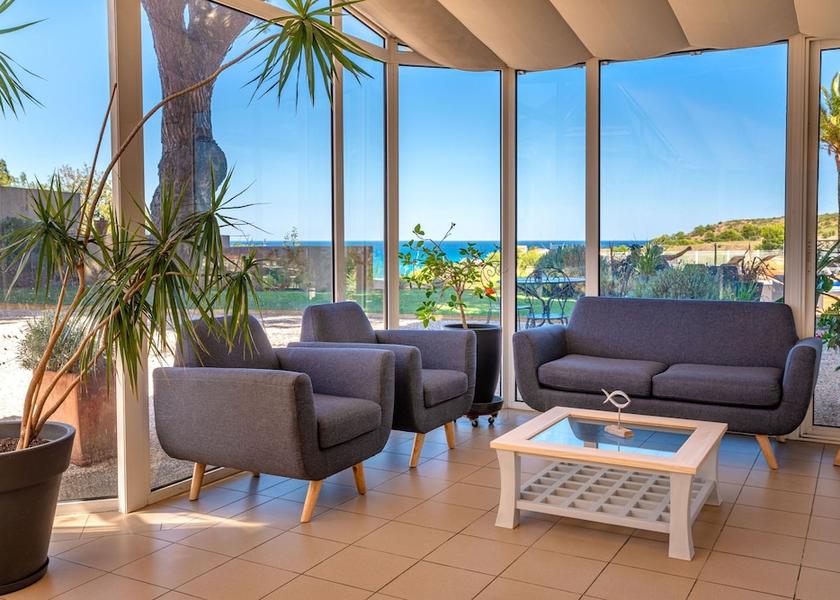 Occitanie Port-Vendres Lobby sitting area