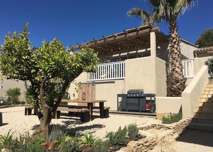 Occitanie Castillon-du-Gard Exterior Detail