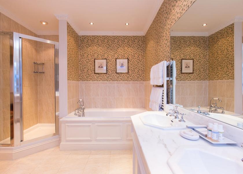  St. Helier Bathroom