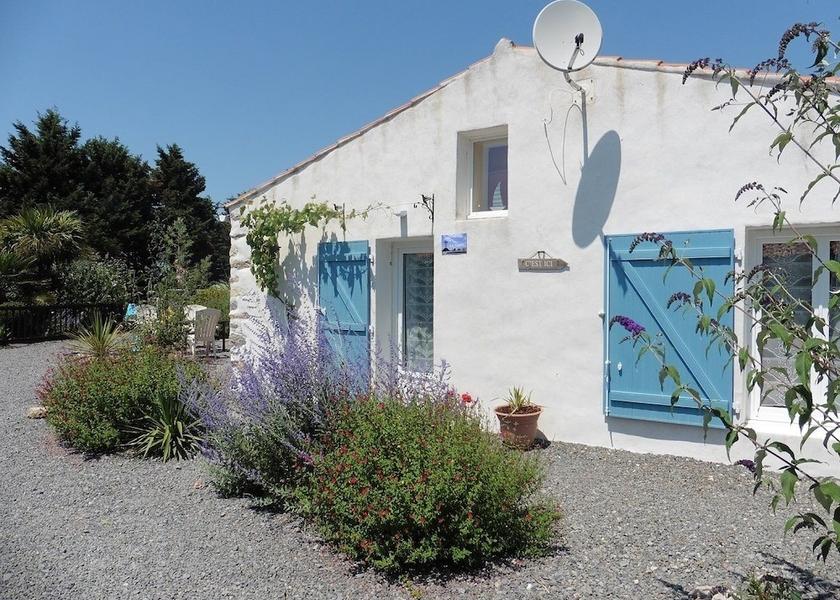 Pays de la Loire Beauvoir-sur-Mer Courtyard view