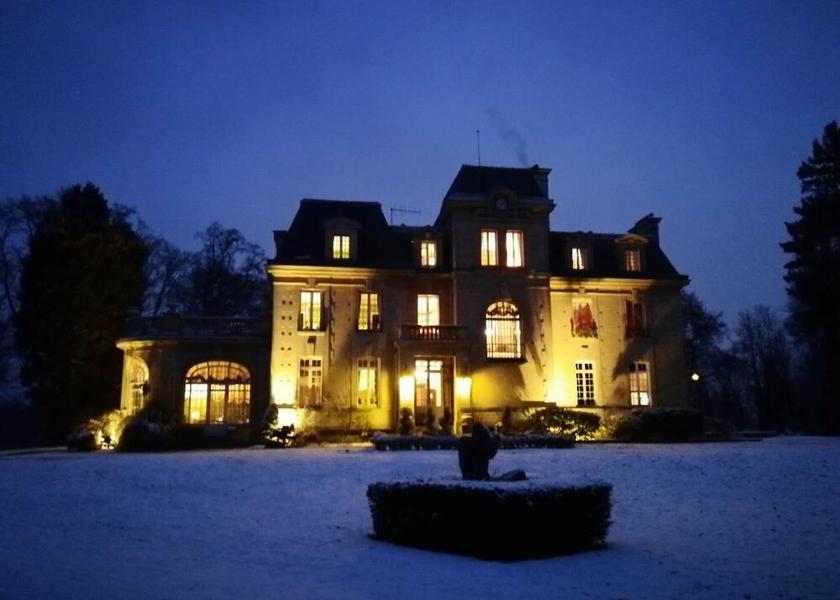 Île-de-France L'Isle-Adam Facade