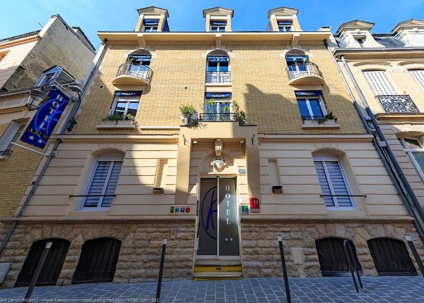 Grand Est Reims Facade