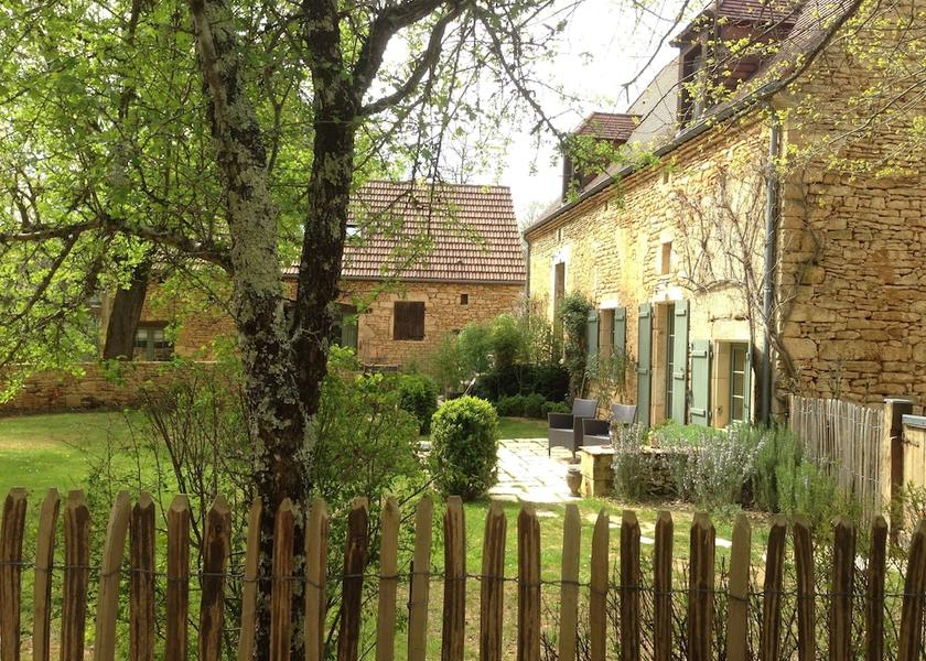 Nouvelle-Aquitaine Sainte-Nathalene Facade