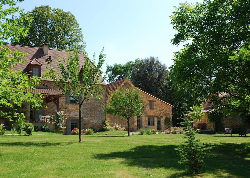Nouvelle-Aquitaine Sainte-Nathalene Facade
