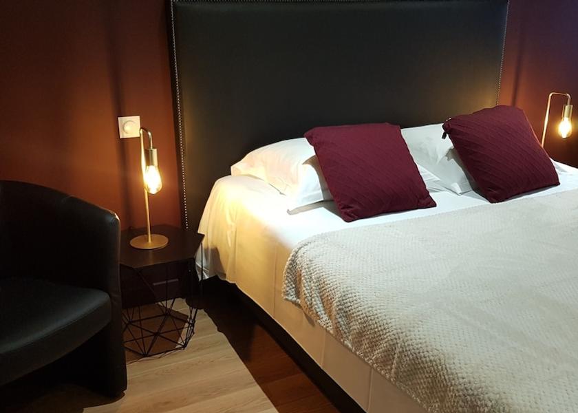 Centre - Loire Valley Beaugency Room