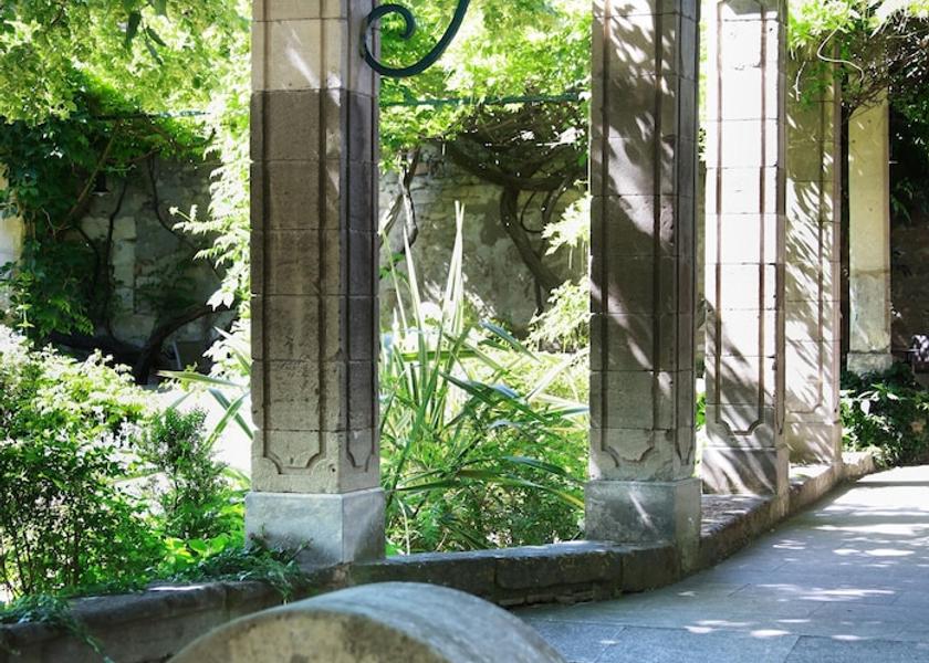 Occitanie Villeneuve-les-Avignon Property Grounds