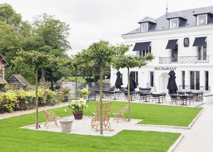 Normandy Pacy-sur-Eure Courtyard