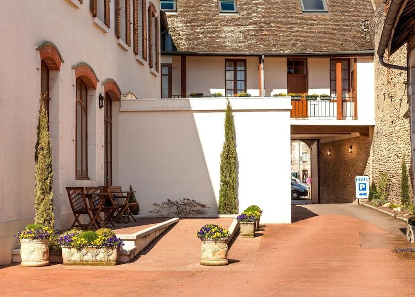 Bourgogne-Franche-Comte Beaune Exterior Detail