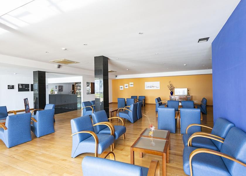 Azores Vila do Porto Bar (on property)