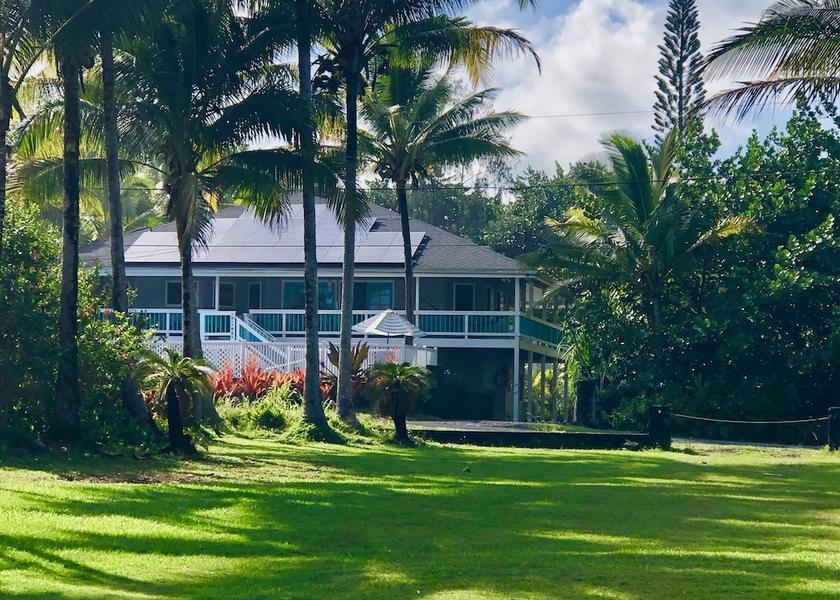 Hawaii Keaau Facade