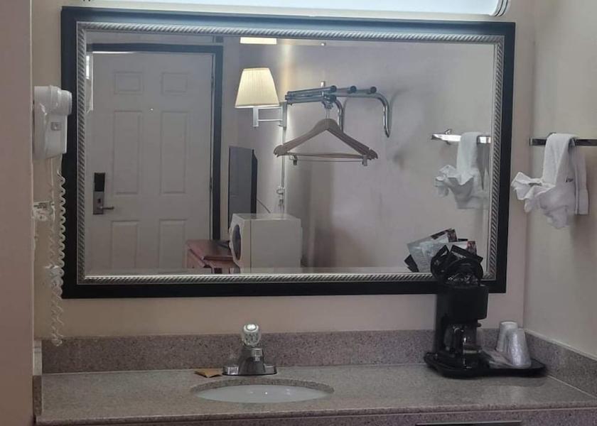 Wyoming Green River Bathroom