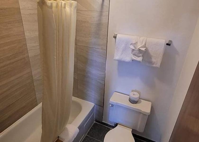Wyoming Green River Bathroom