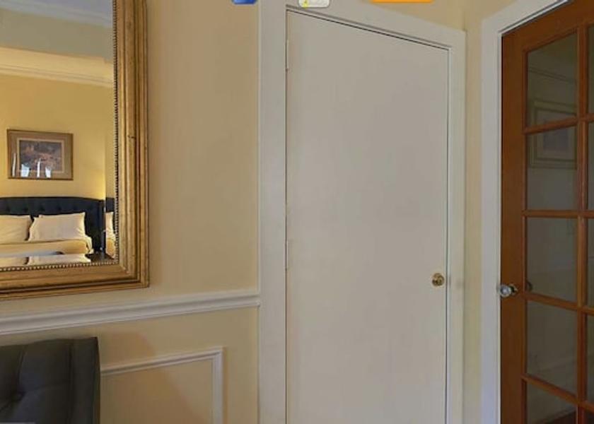 Rhode Island Newport Room