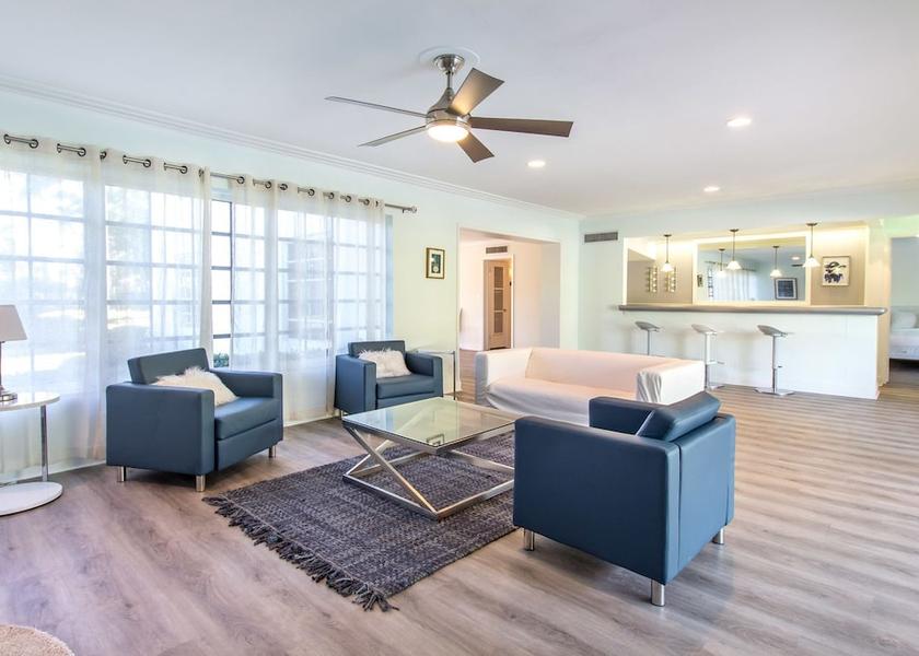 Florida Hollywood Living Area