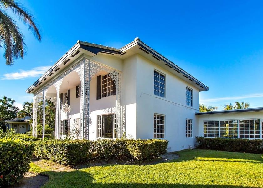 Florida Hollywood Exterior Detail