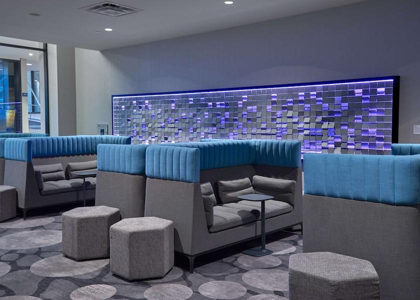 Iowa Des Moines Lobby