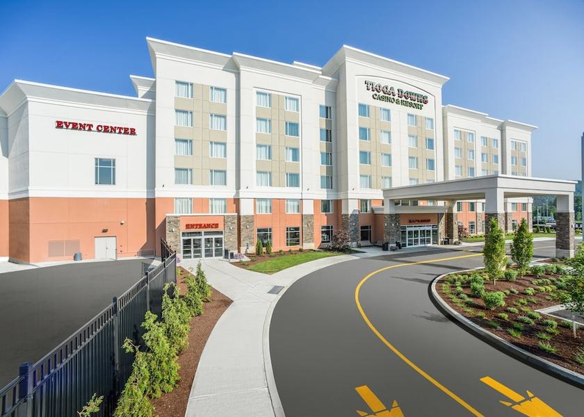 New York Nichols Facade