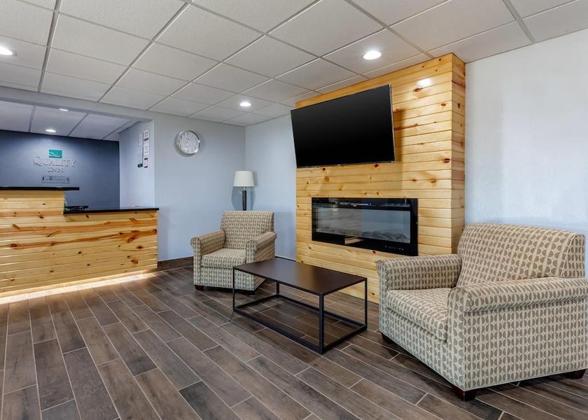 Wisconsin New London Lobby