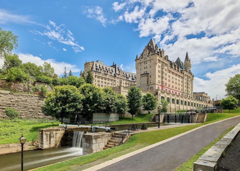 Ontario Ottawa Exterior