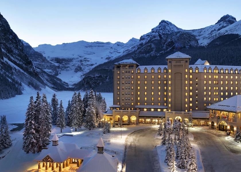 Alberta Lake Louise Exterior