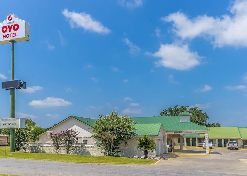 Texas yoakum Exterior Detail