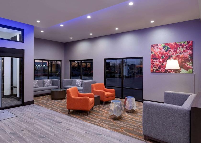 Missouri St. Louis Lobby