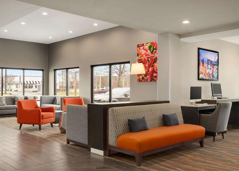 Missouri St. Louis Lobby