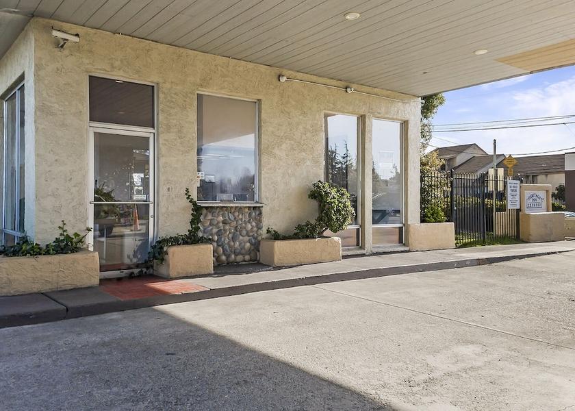 California Hayward Property entrance