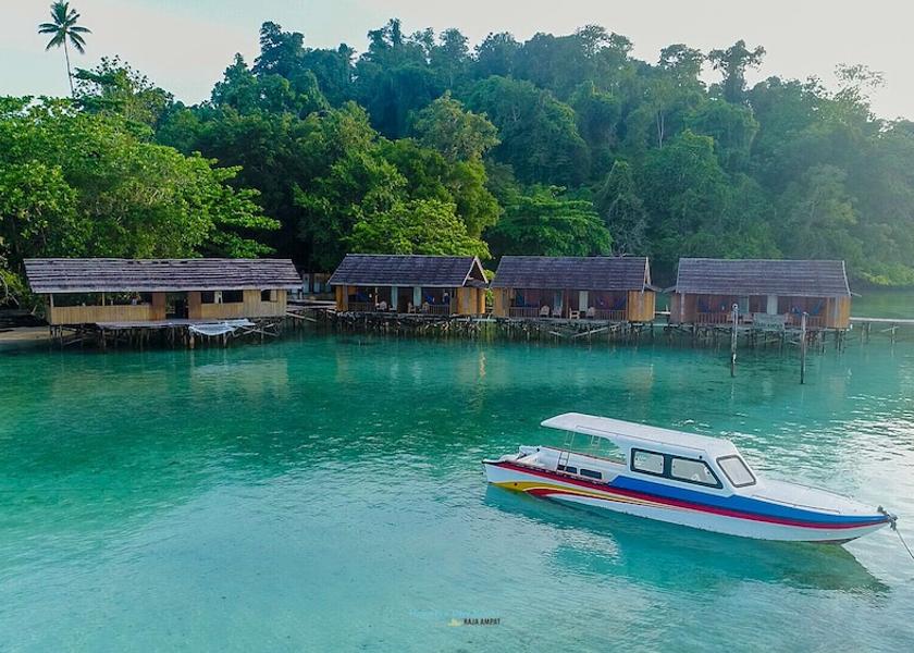  Waisai Exterior Detail