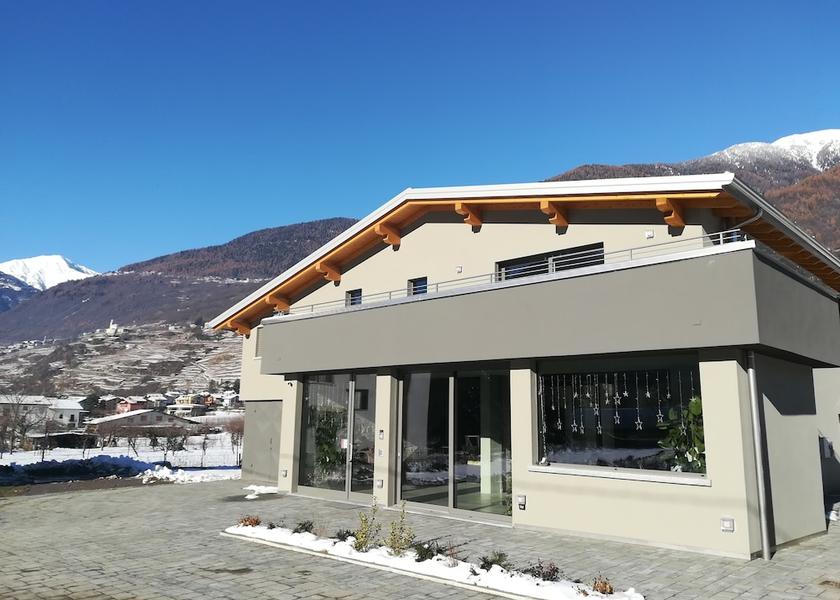Lombardy Poggiridenti Facade