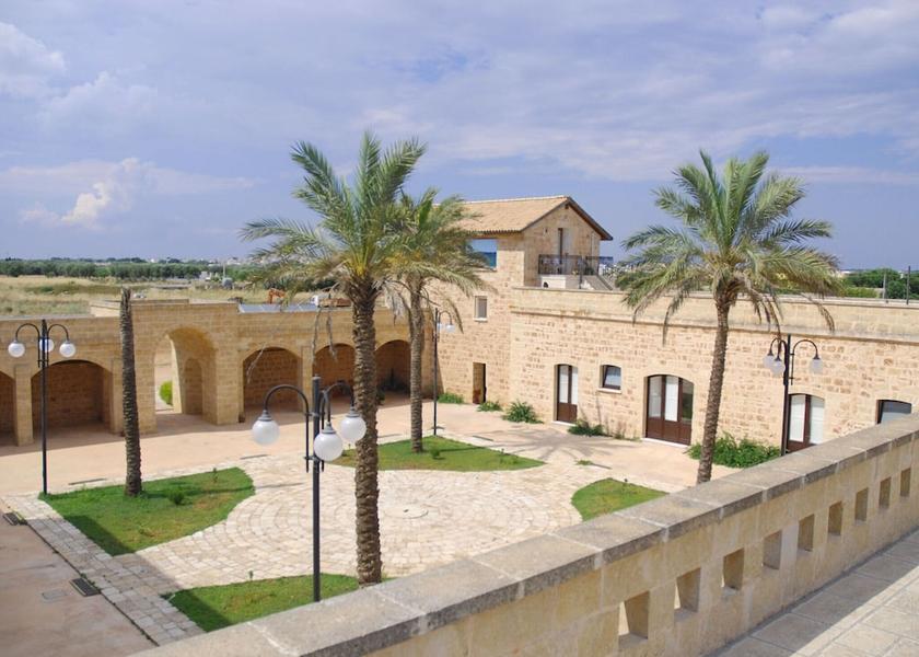 Puglia Alessano Garden view